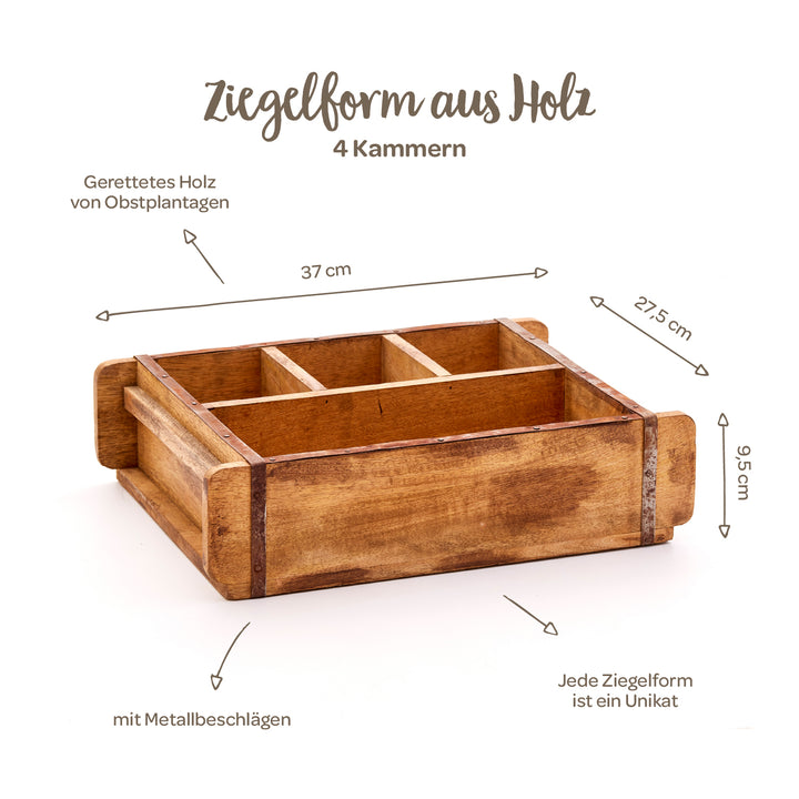 Holz-Ziegelform mit vier Kammern, Metallbeschlägen, Maßen 37 x 27,5 x 9,5 cm, gefertigt aus gerettetem Holz von Obstplantagen.